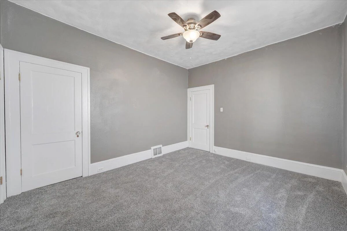 1105 Montrose AVE SE - Photo 28