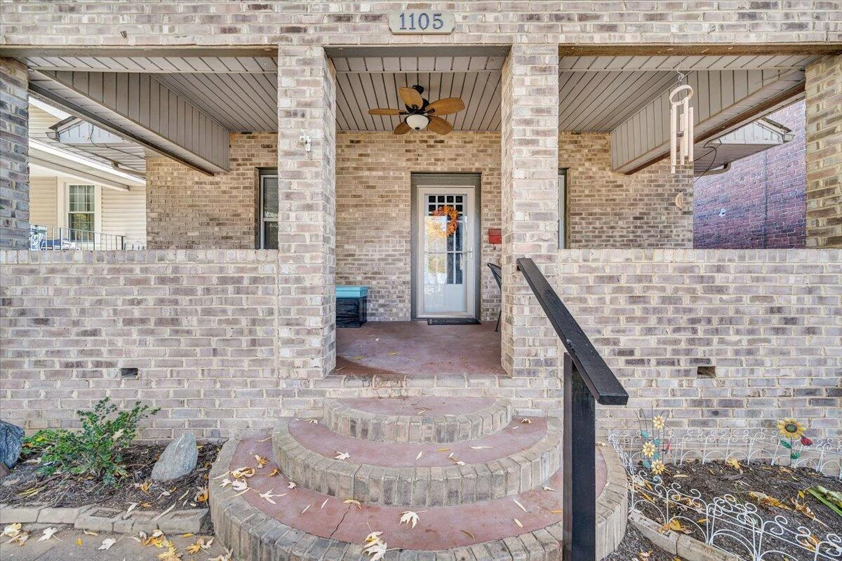 1105 Montrose AVE SE - Photo 4