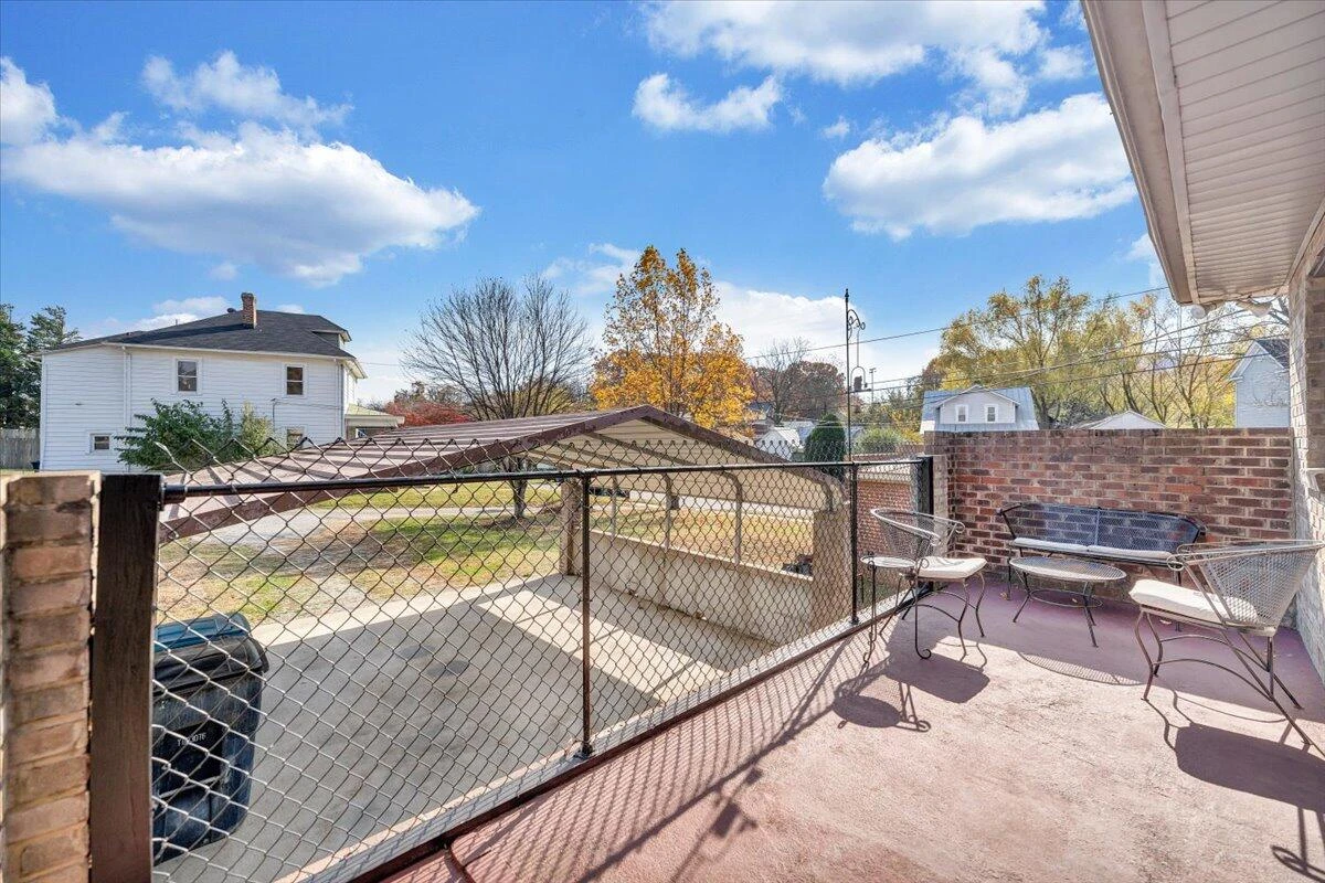 1105 Montrose AVE SE - Photo 32