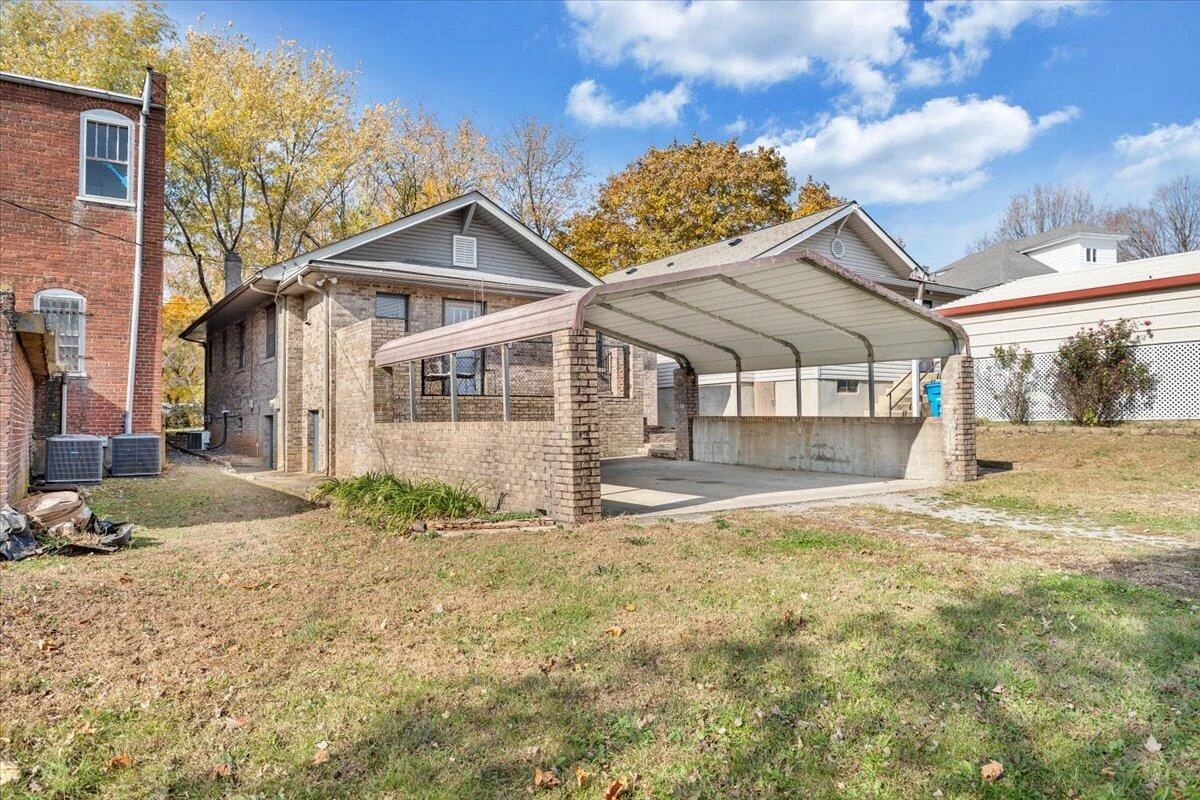 1105 Montrose AVE SE - Photo 35