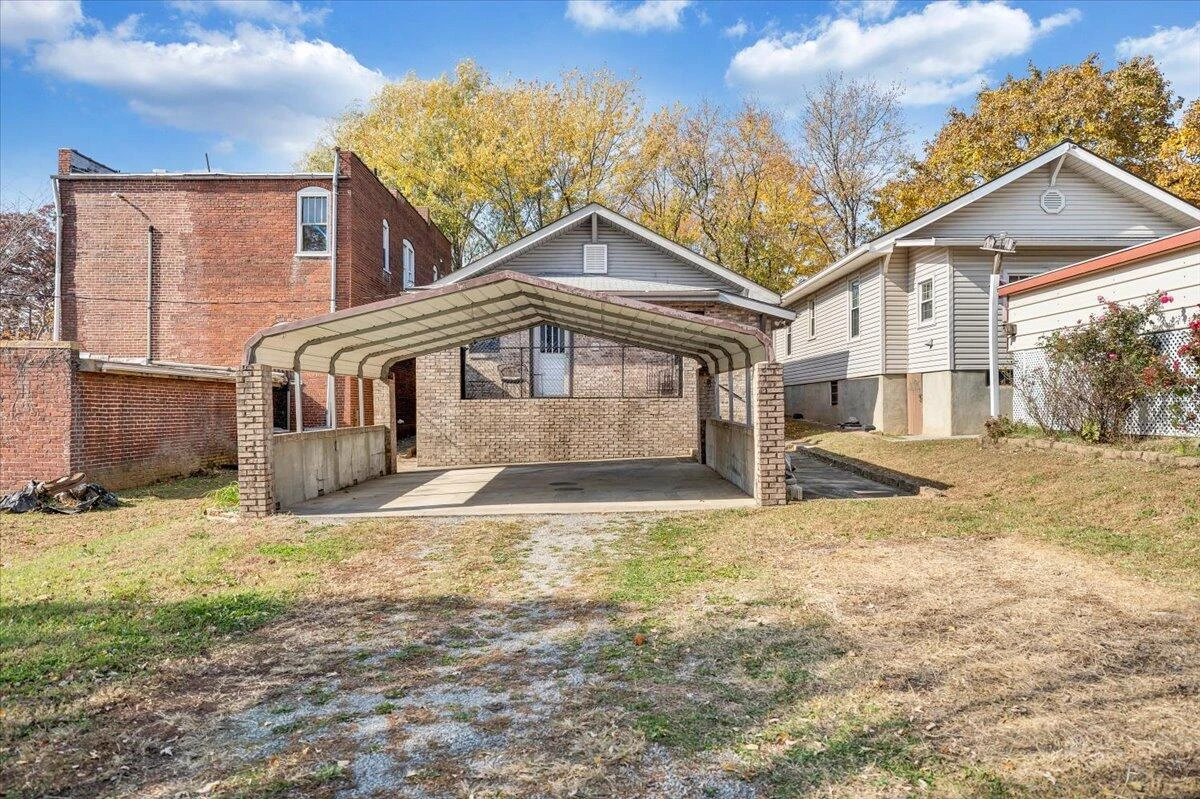 1105 Montrose AVE SE - Photo 36