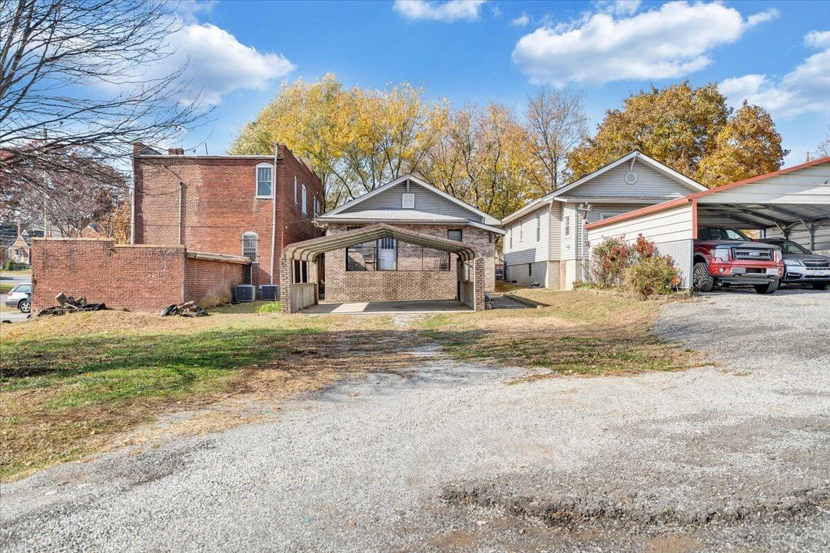 1105 Montrose AVE SE - Photo 40