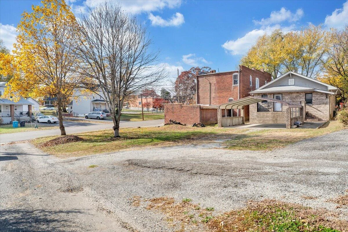 1105 Montrose AVE SE - Photo 41