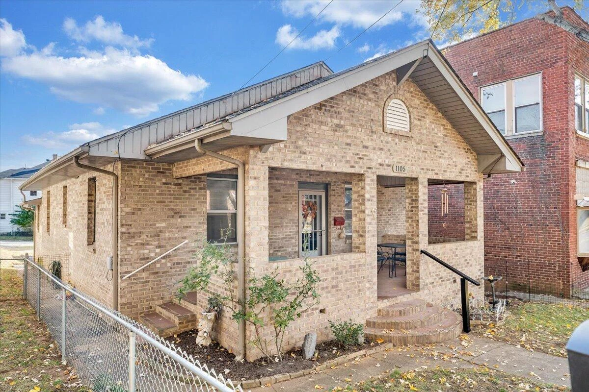 1105 Montrose AVE SE - Photo 42