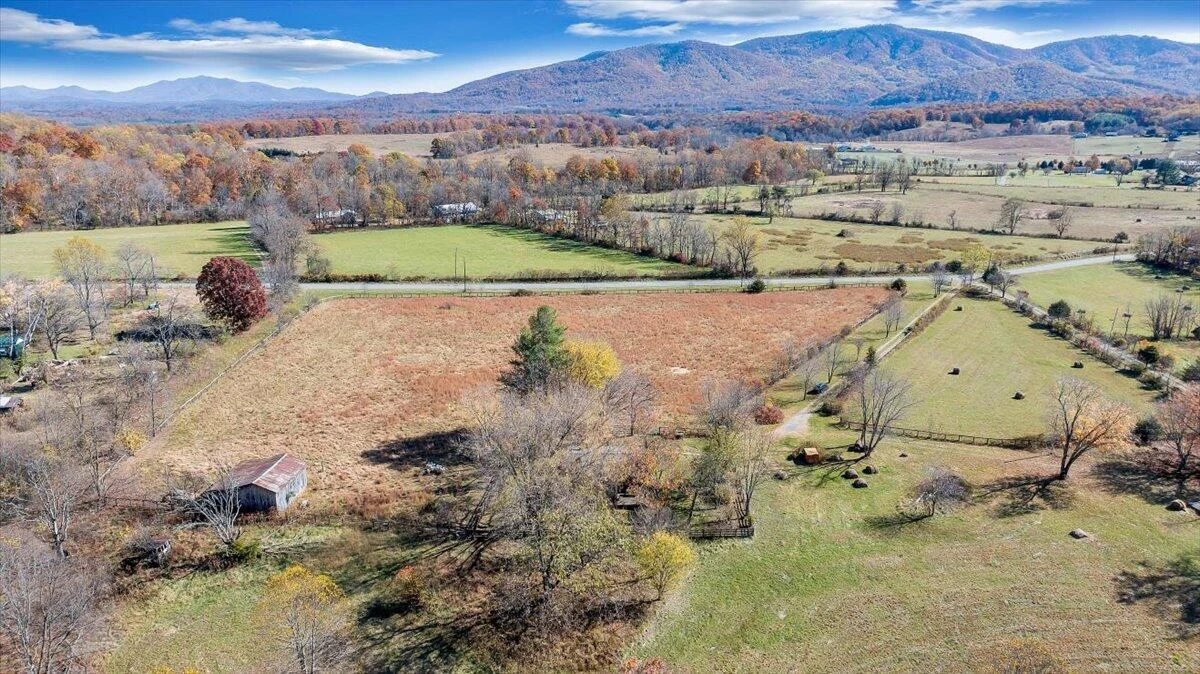 1001 RICHIE FARM LN - Photo 52