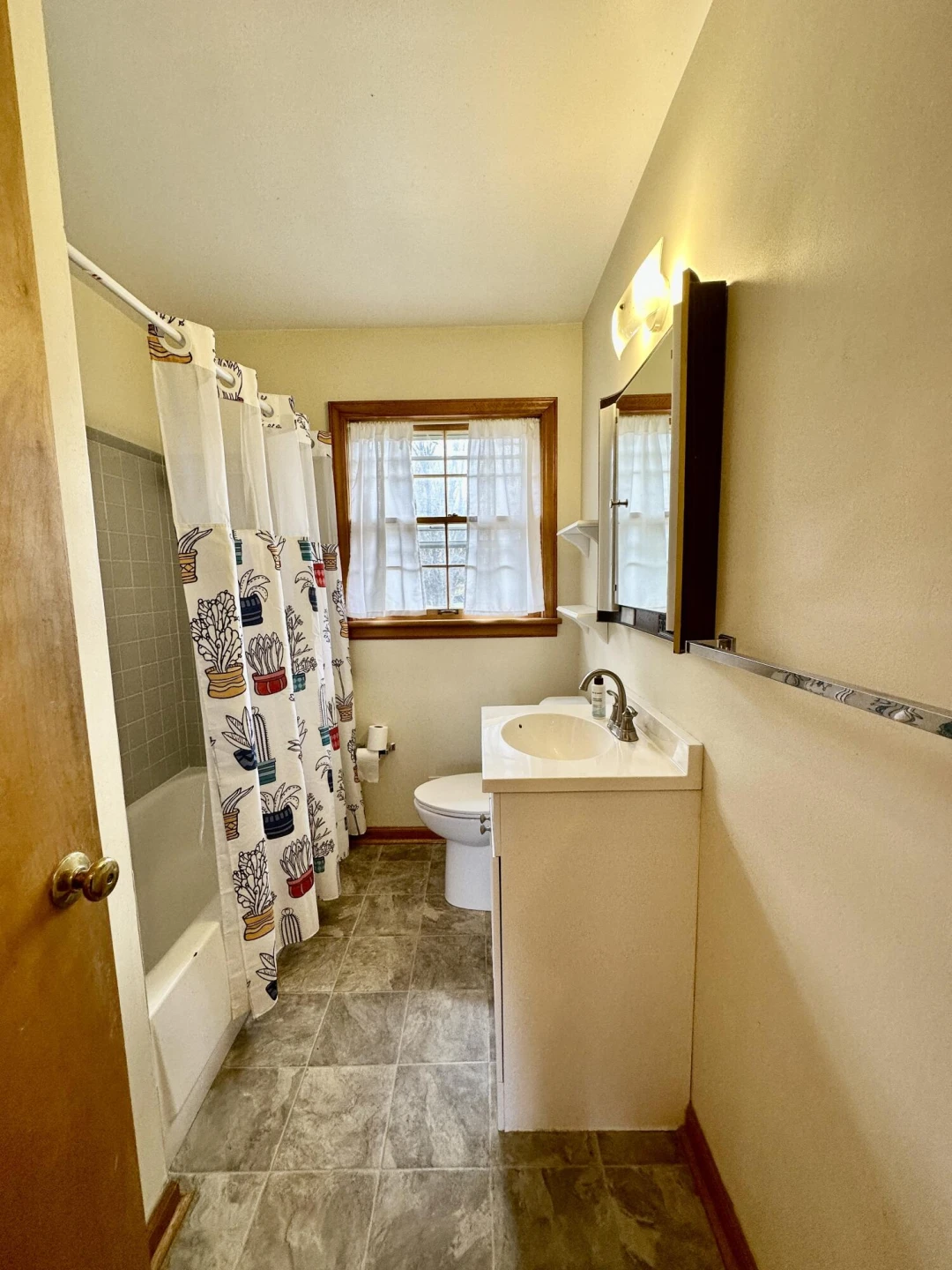 525 Elden AVE - Photo 23