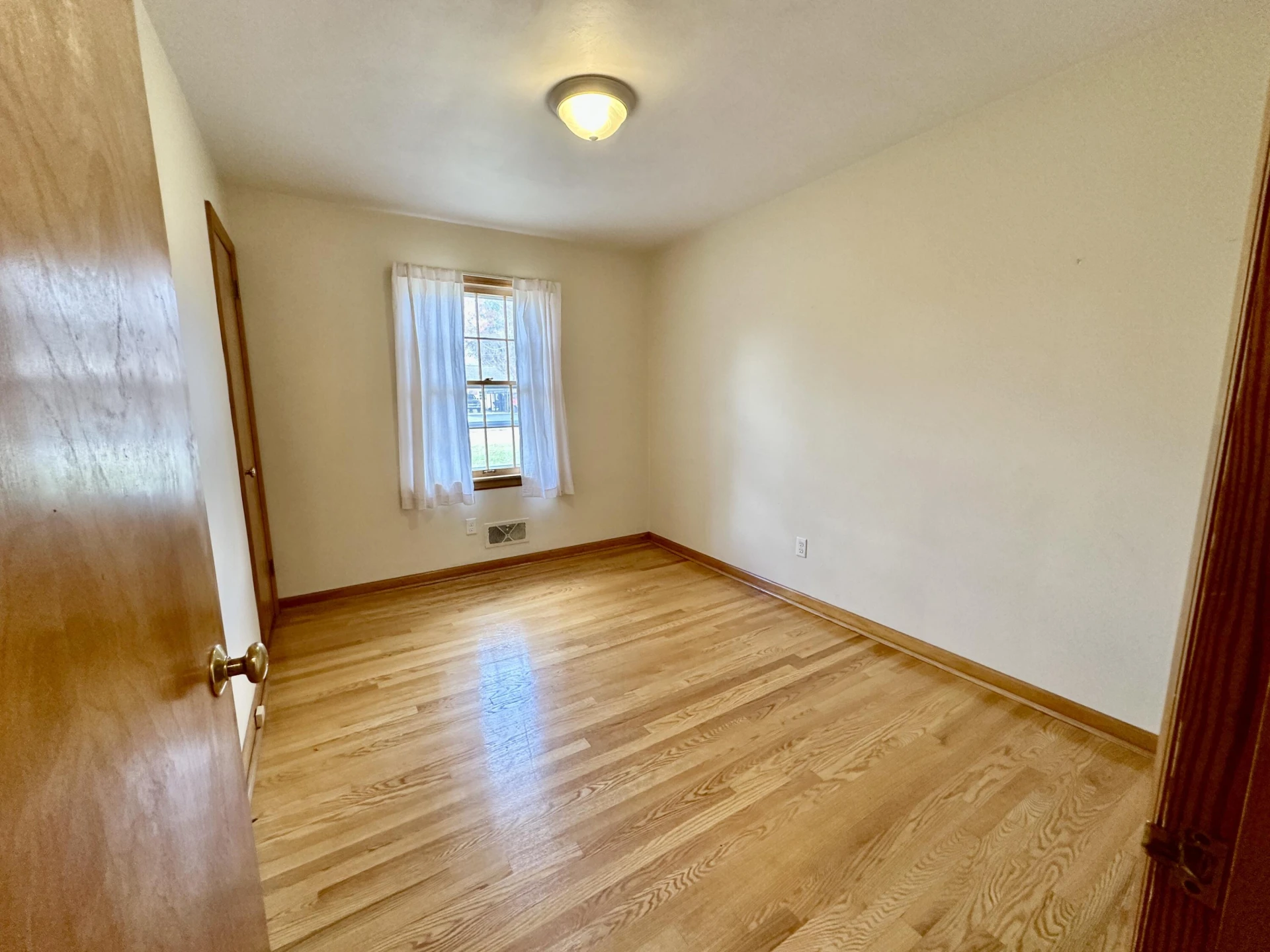 525 Elden AVE - Photo 27