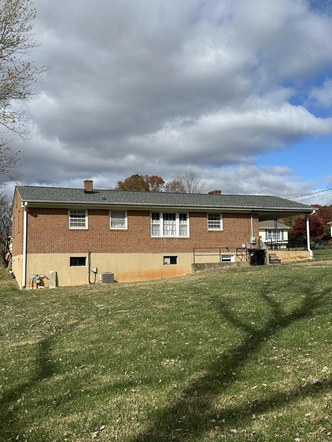 525 Elden AVE - Photo 33