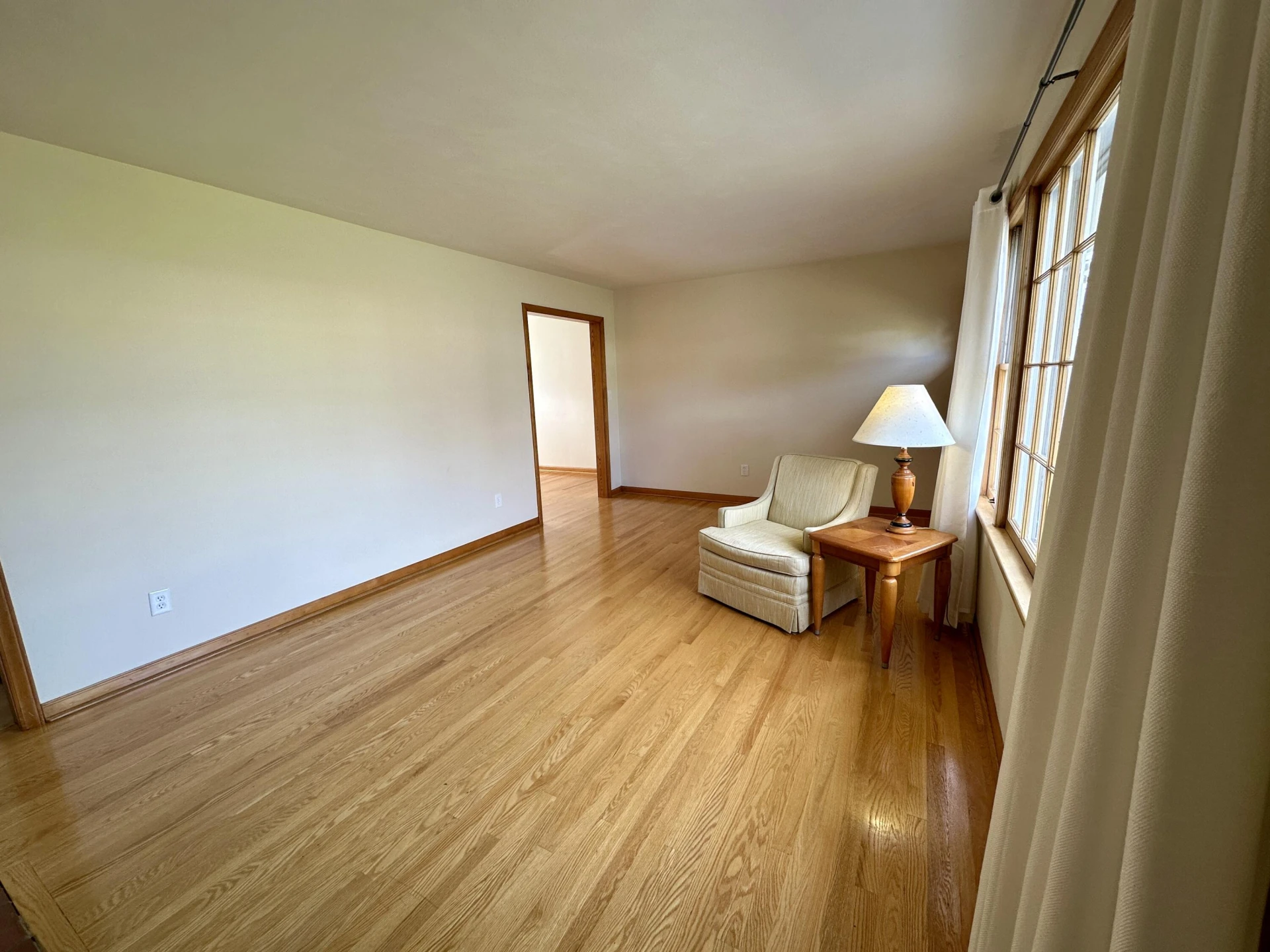 525 Elden AVE - Photo 15