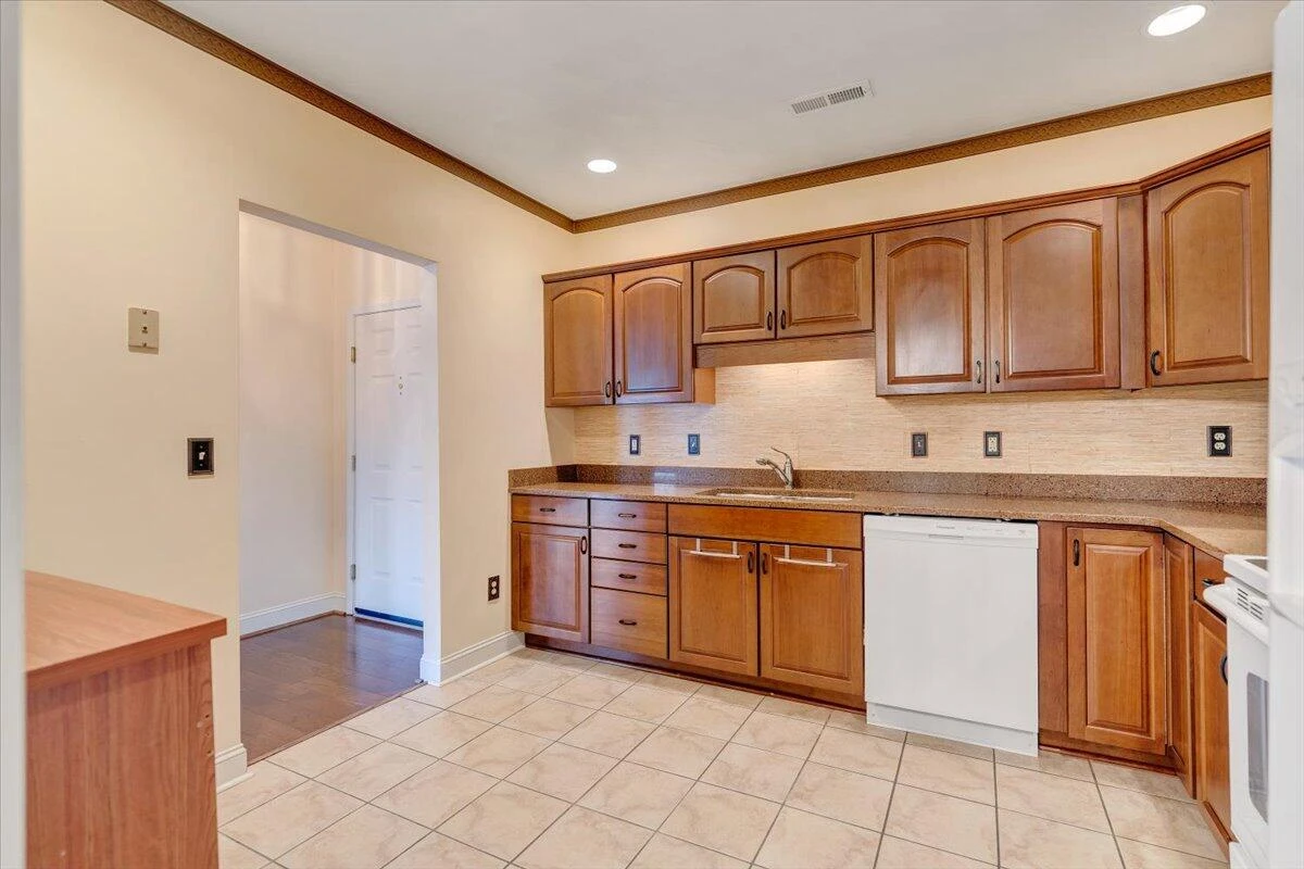 4444 Pheasant Ridge RD SW #404 - Photo 14
