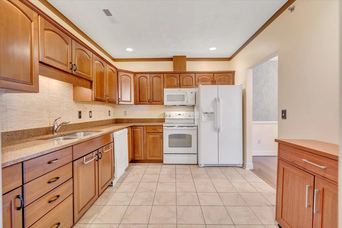 4444 Pheasant Ridge RD SW #404 - Photo 17
