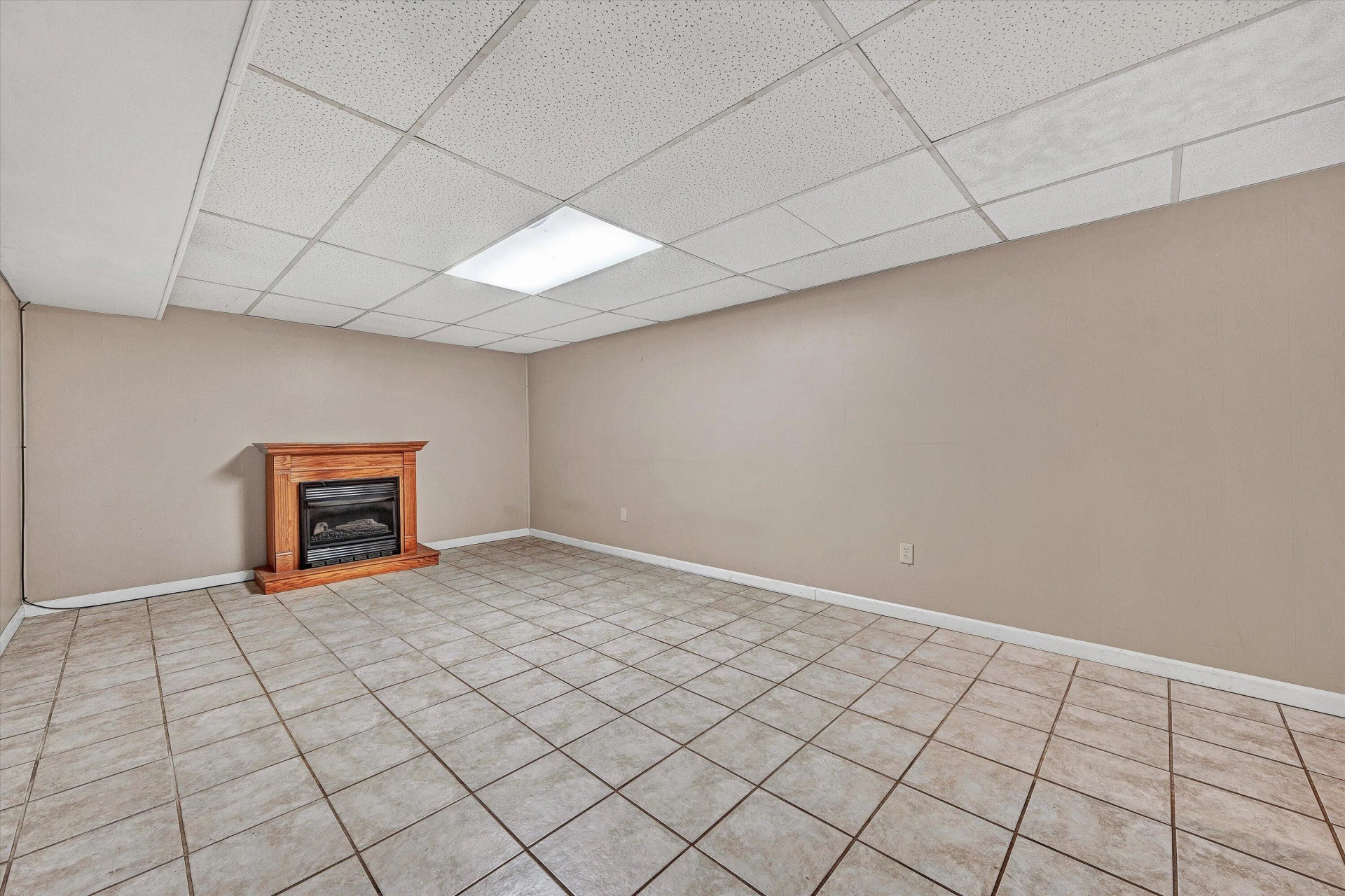 2850 Archer CIR - Photo 33