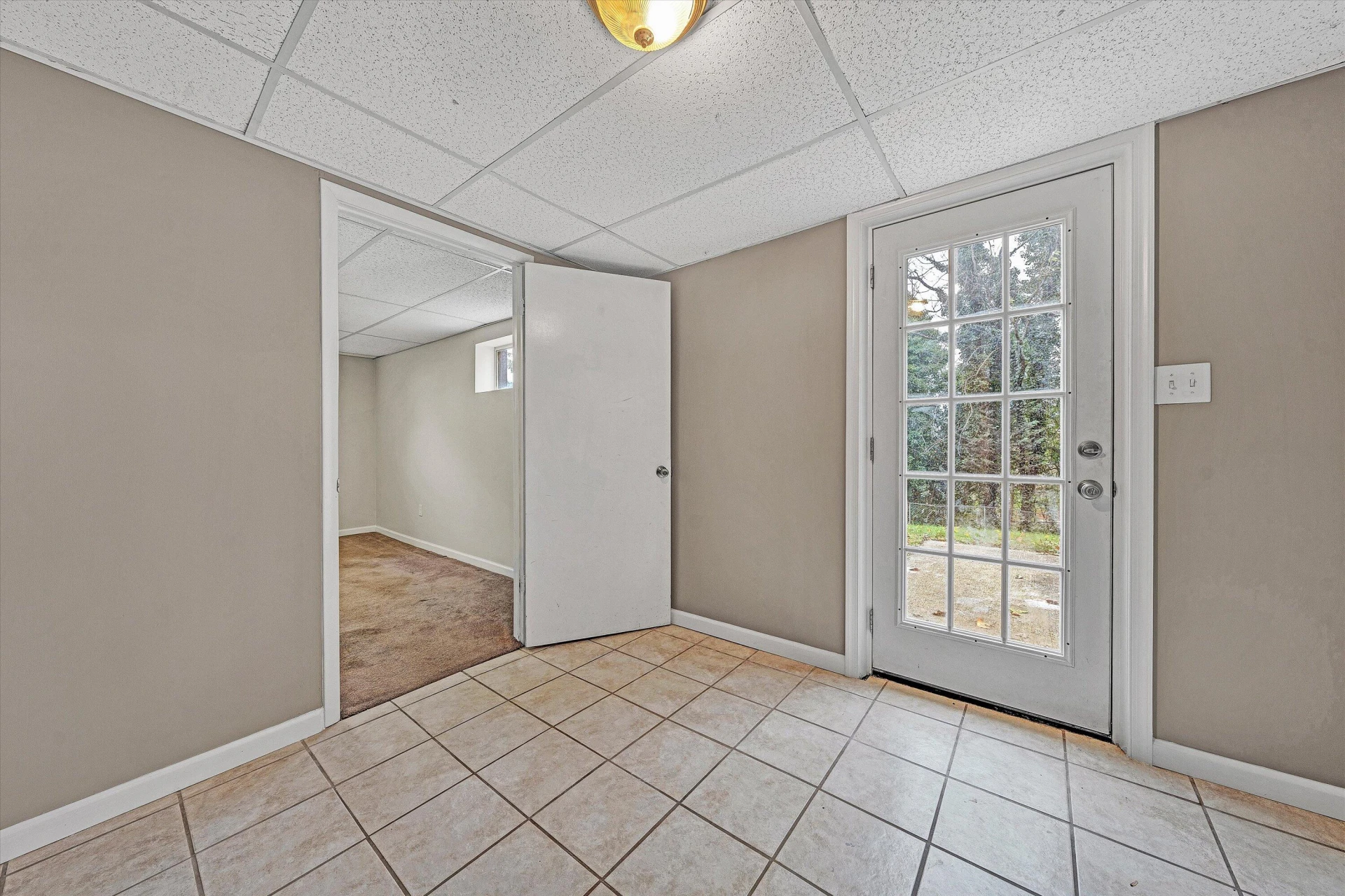 2850 Archer CIR - Photo 35