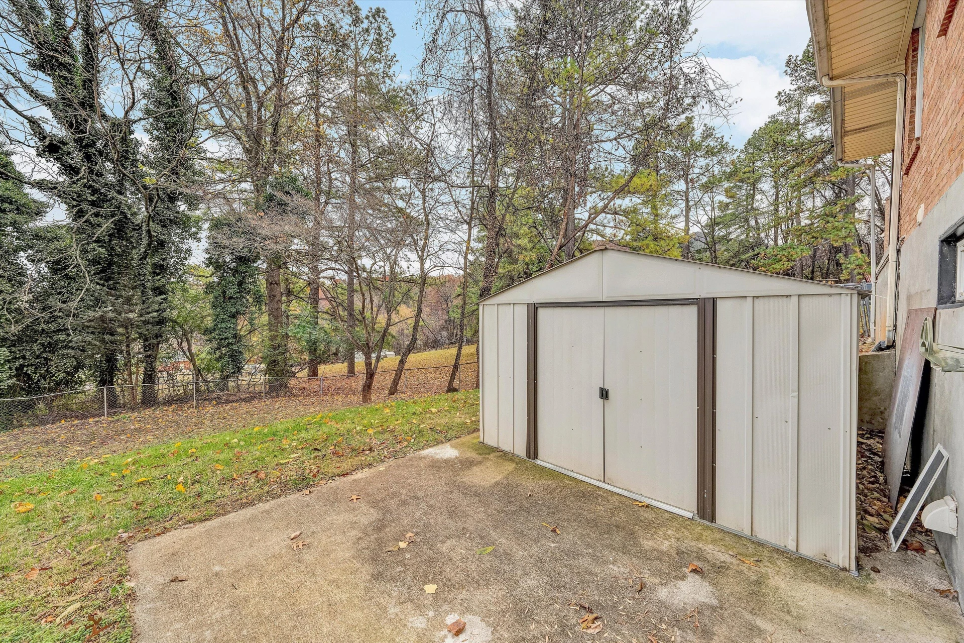 2850 Archer CIR - Photo 38