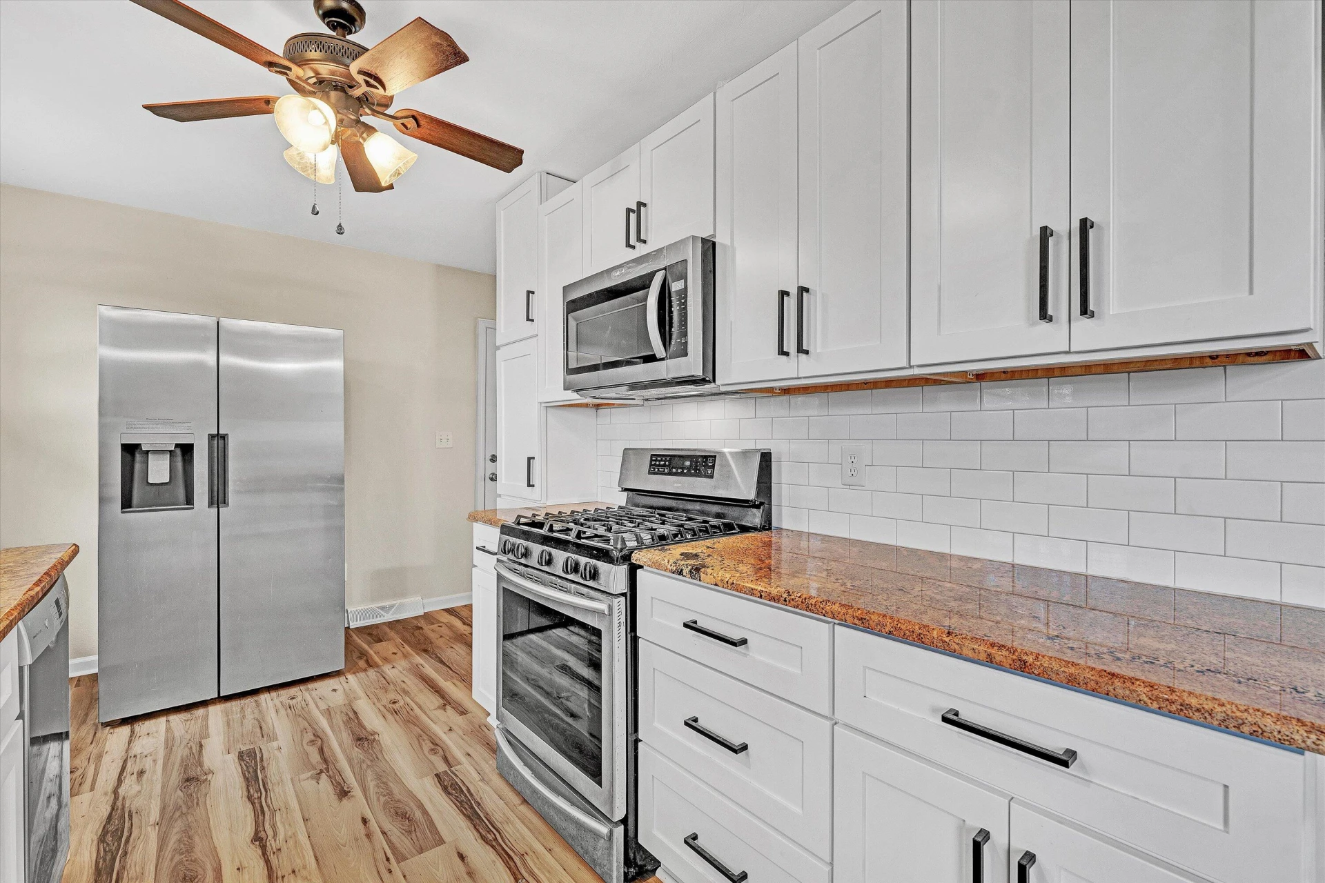 2850 Archer CIR - Photo 7