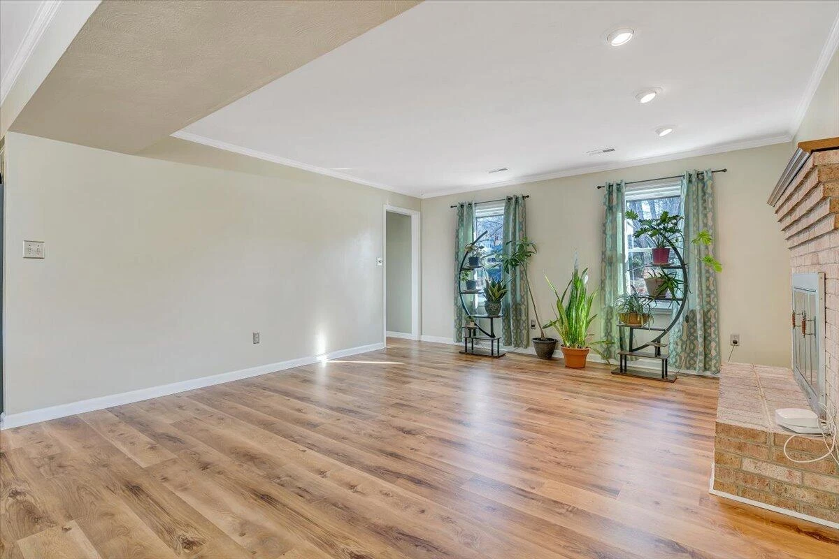 5625 North Lake DR - Photo 15