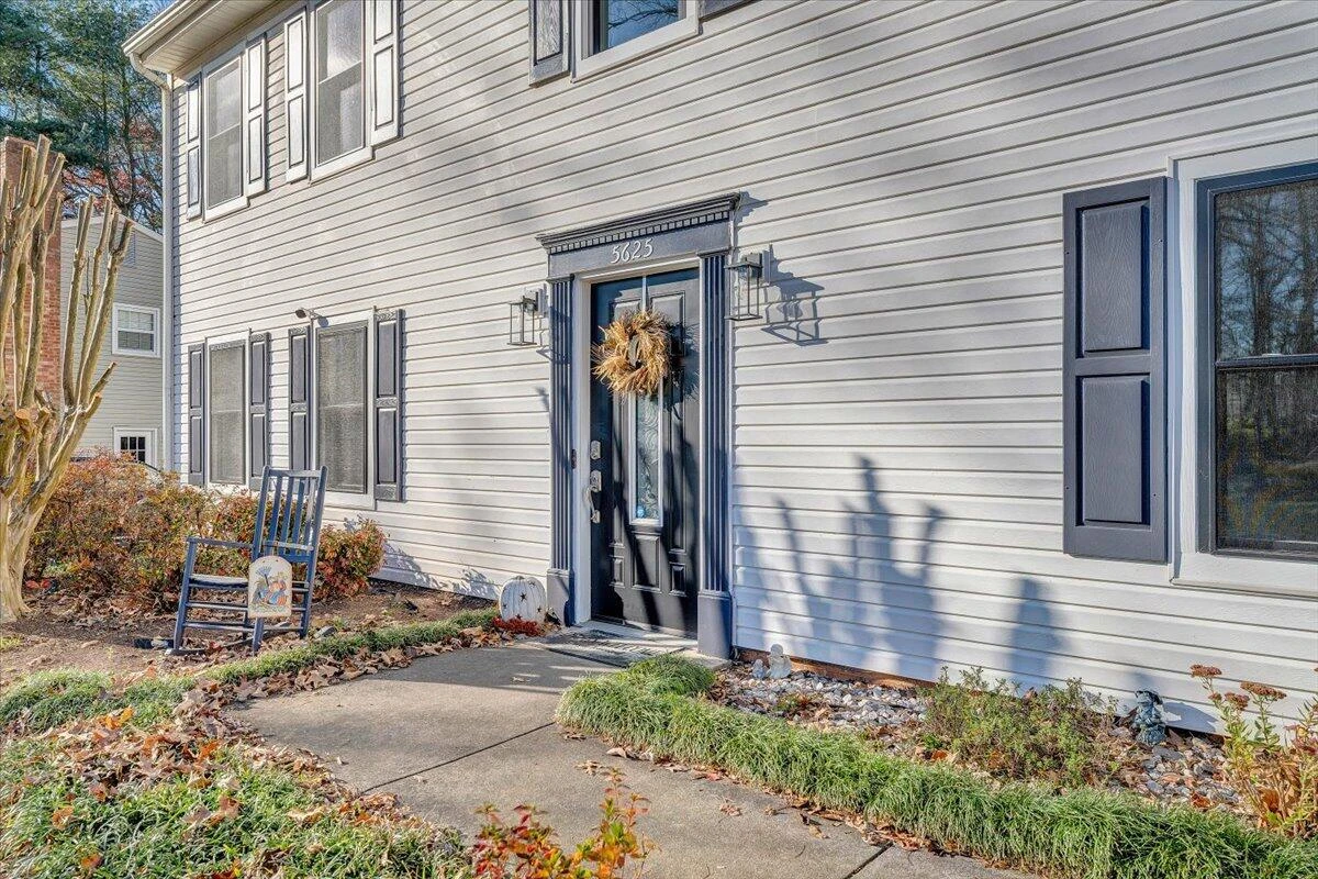 5625 North Lake DR - Photo 3