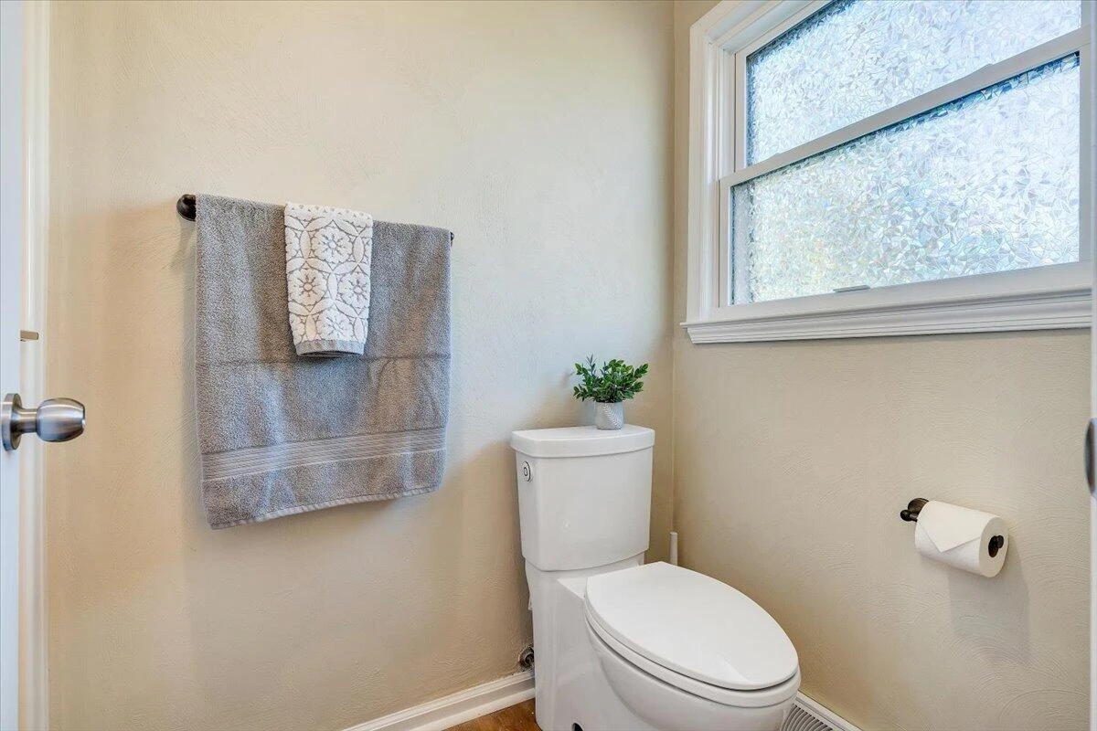 5625 North Lake DR - Photo 30