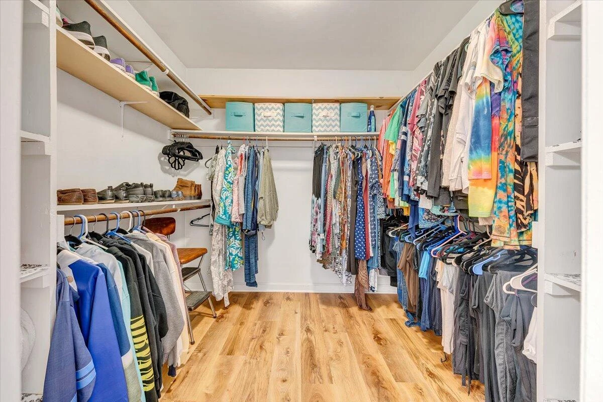 5625 North Lake DR - Photo 32