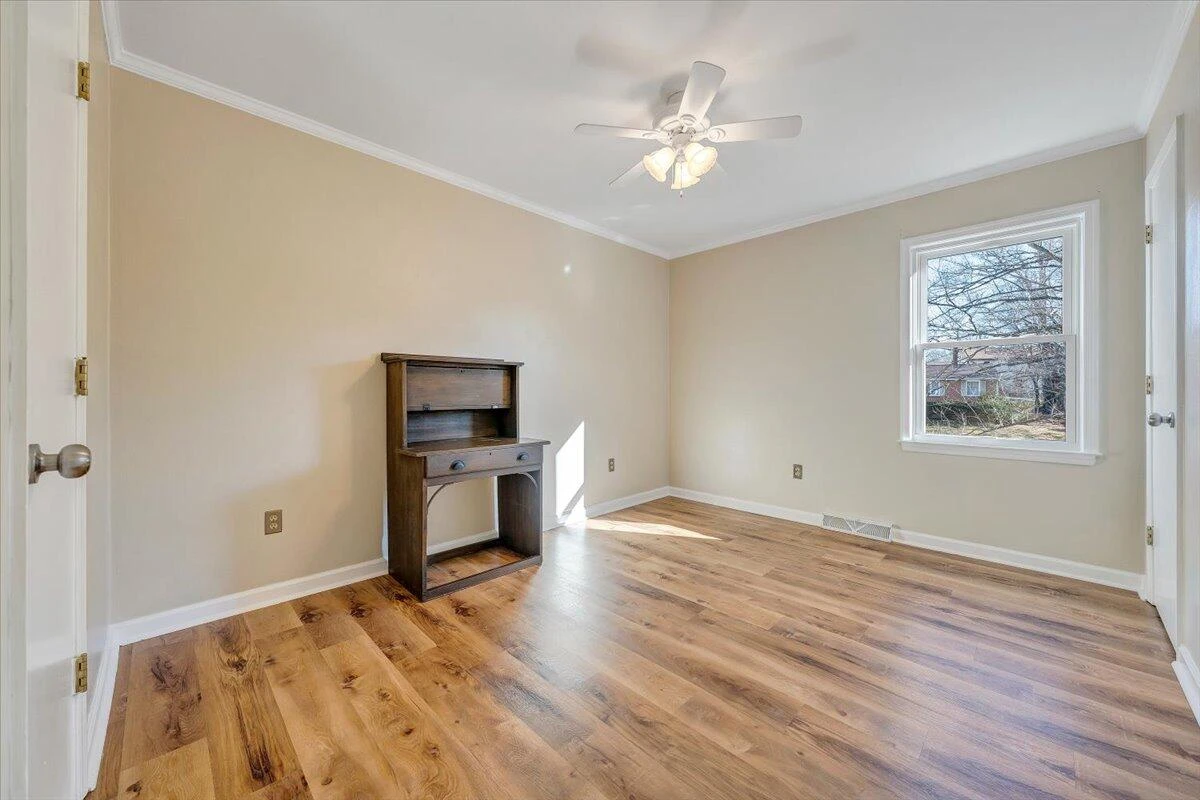 5625 North Lake DR - Photo 35