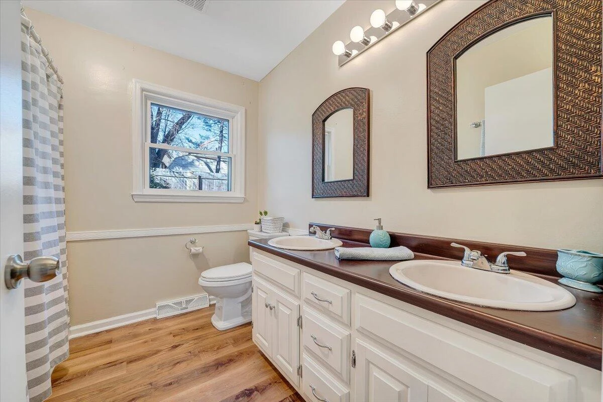 5625 North Lake DR - Photo 36