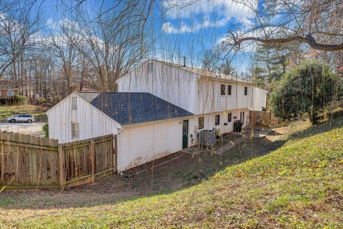 5625 North Lake DR - Photo 40