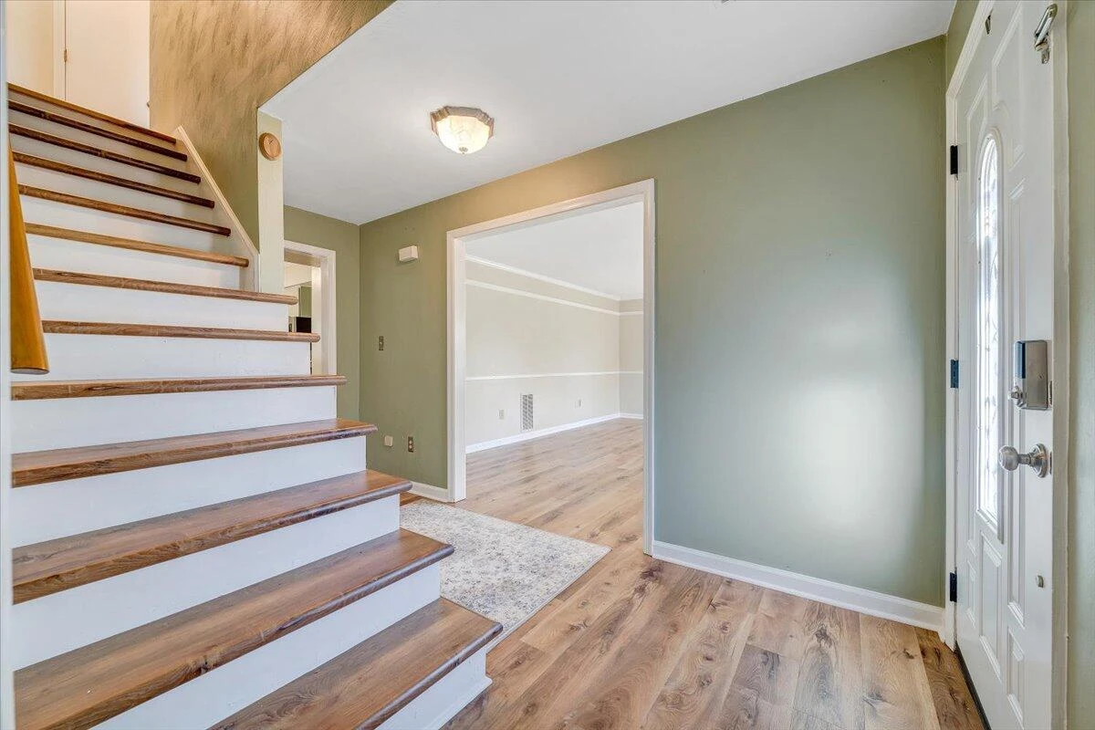 5625 North Lake DR - Photo 5