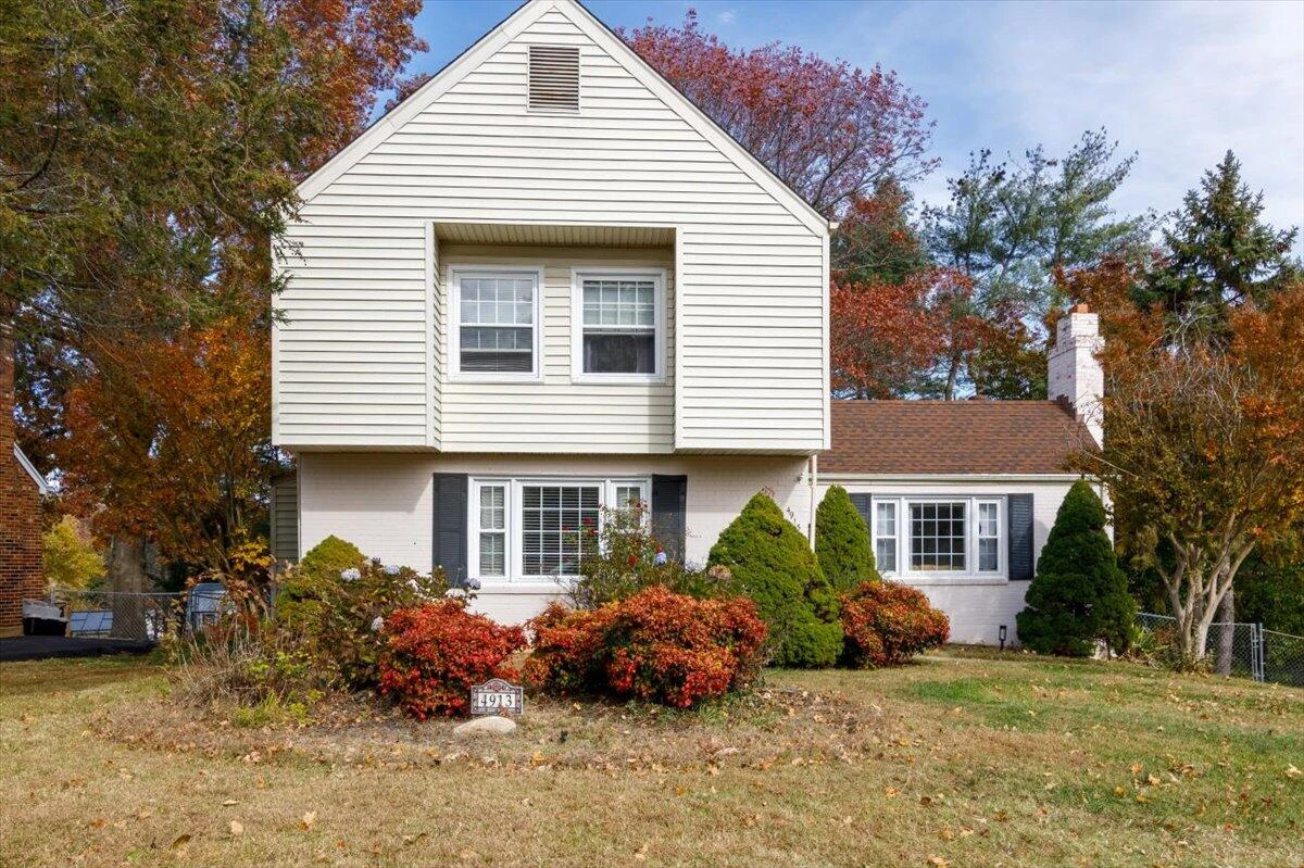 4913 Lantern ST - Photo 2