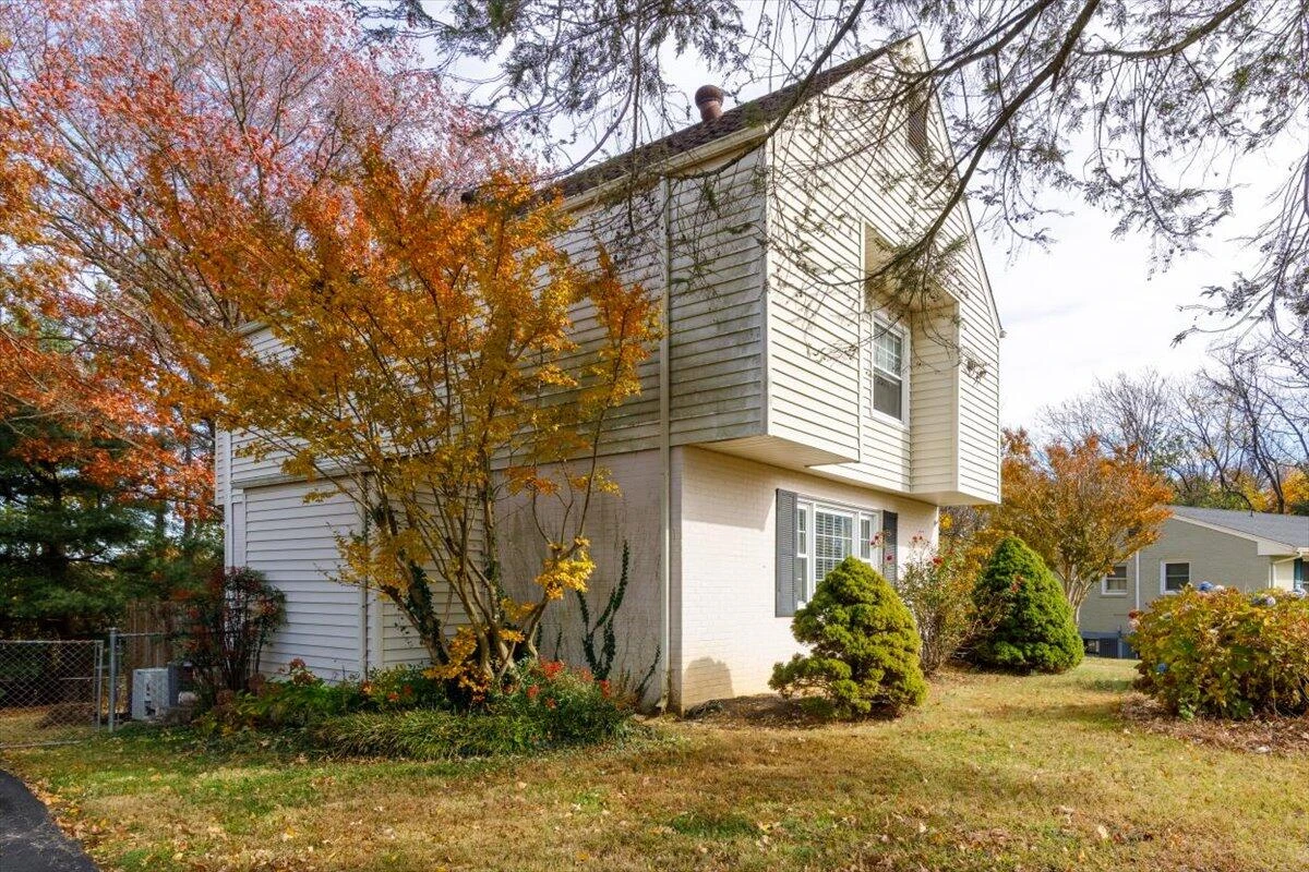 4913 Lantern ST - Photo 5