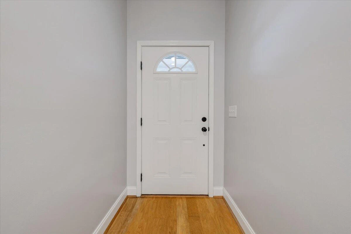 1196 Cardiff CT - Photo 3