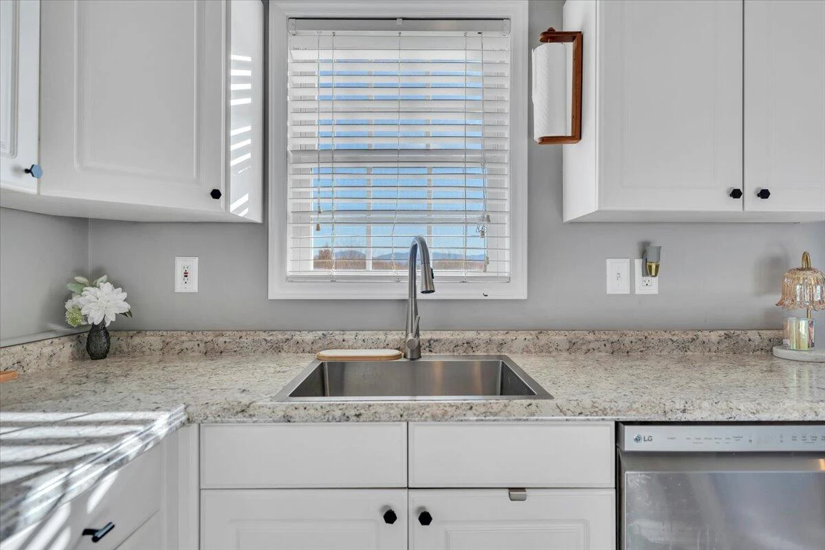 232 Eugene DR NW - Photo 15