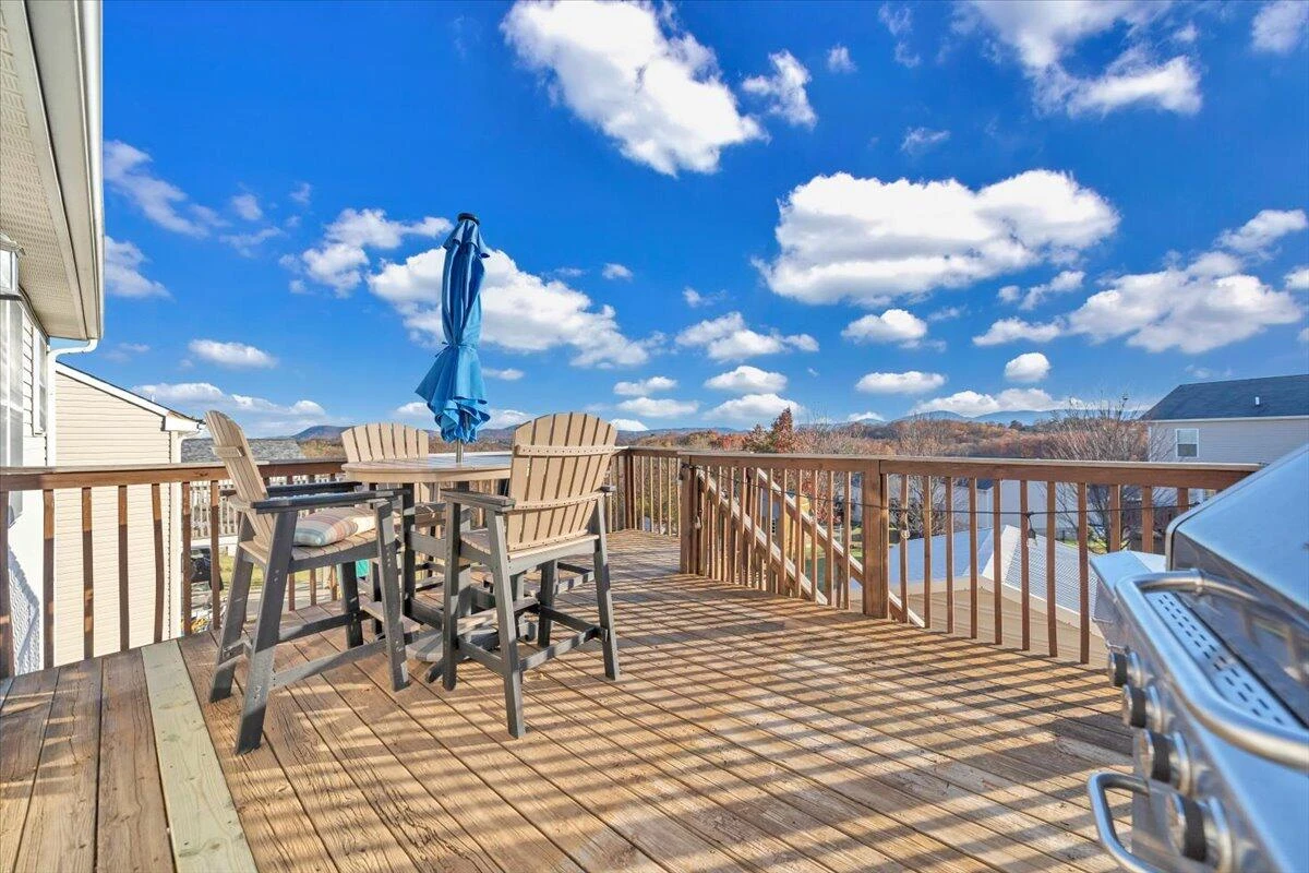 232 Eugene DR NW - Photo 32