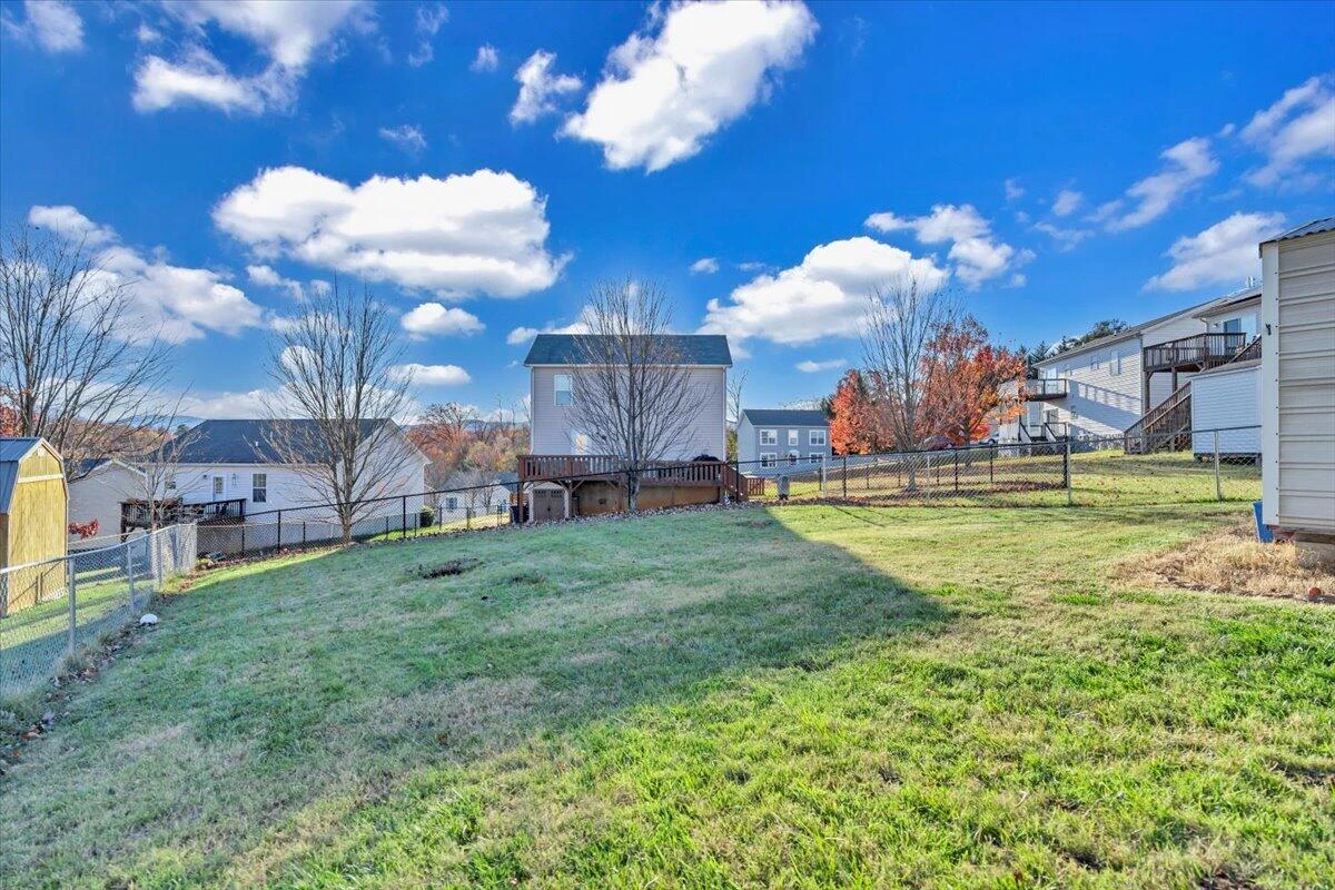 232 Eugene DR NW - Photo 35