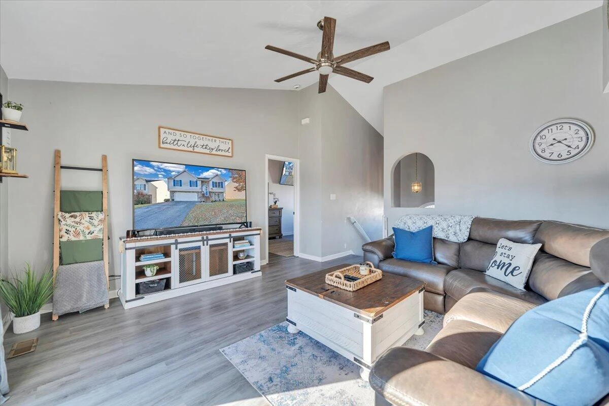 232 Eugene DR NW - Photo 10