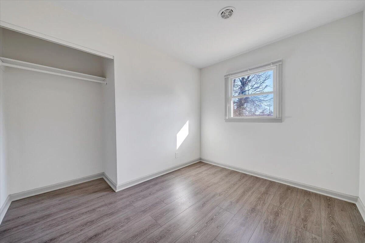 923 Morehead AVE SE - Photo 10