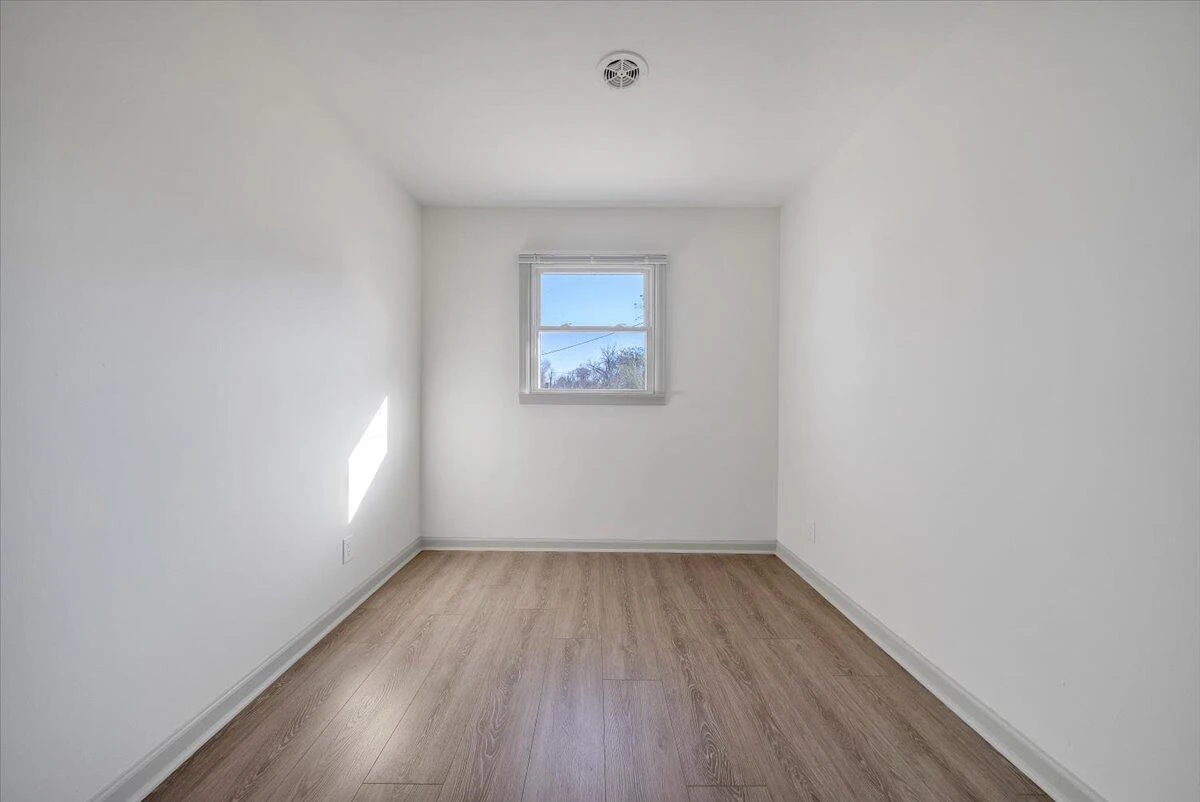 923 Morehead AVE SE - Photo 11