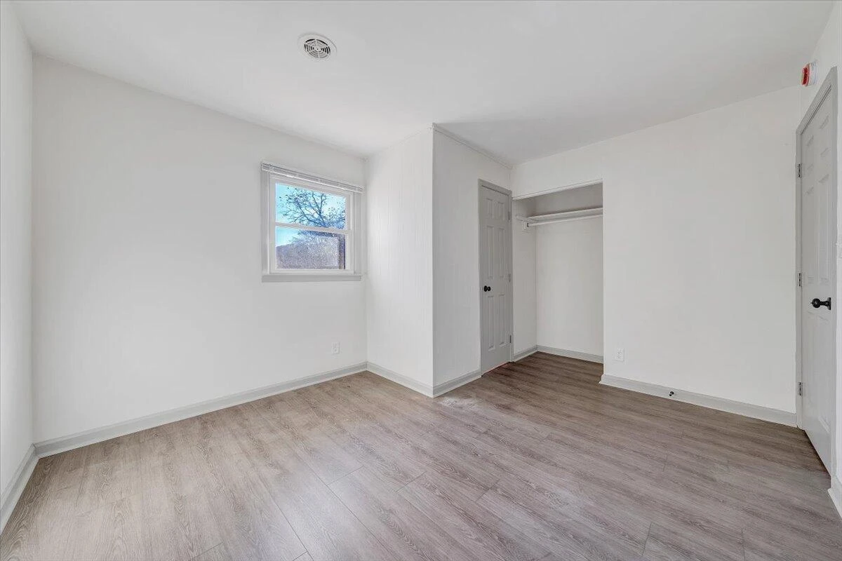 923 Morehead AVE SE - Photo 14