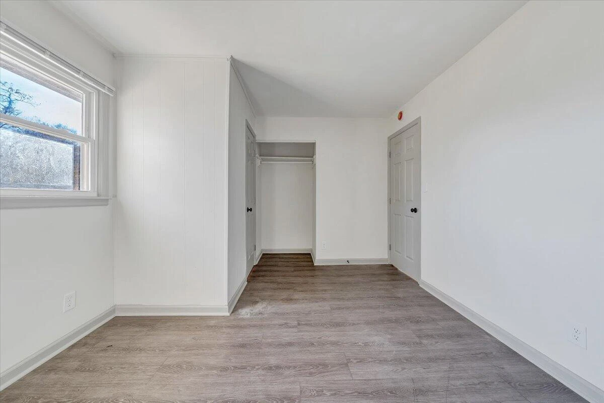 923 Morehead AVE SE - Photo 15
