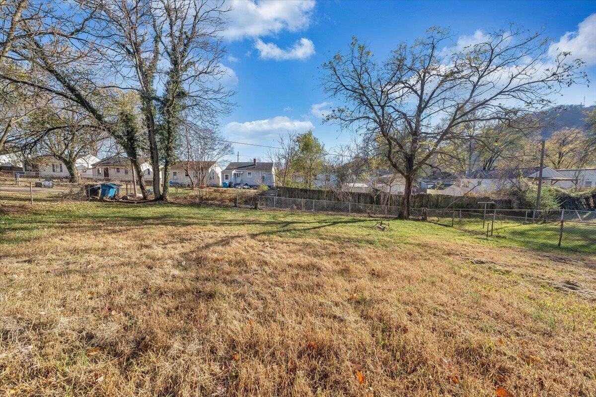 923 Morehead AVE SE - Photo 19