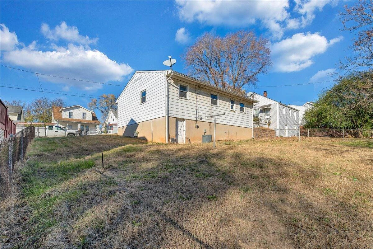 923 Morehead AVE SE - Photo 20