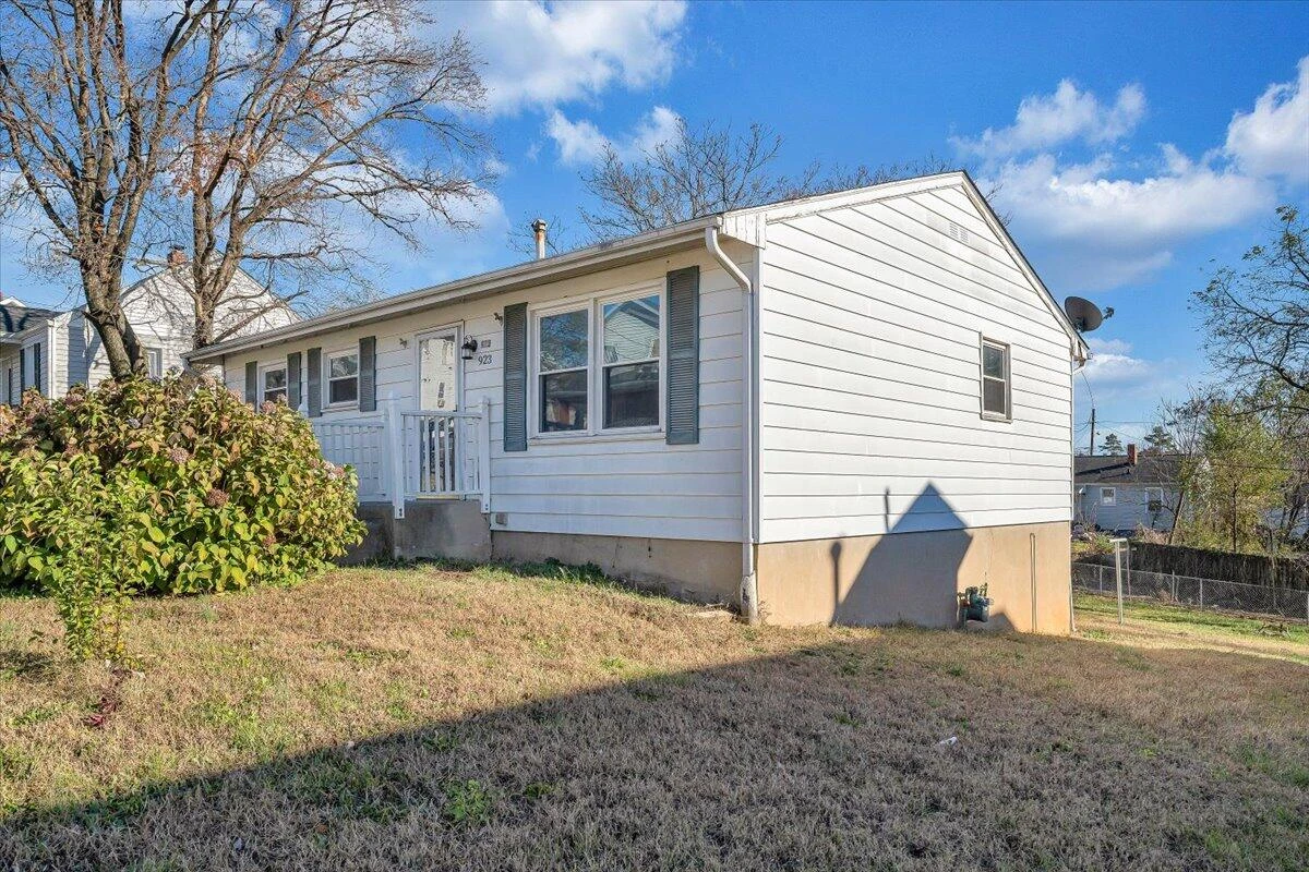 923 Morehead AVE SE - Photo 23