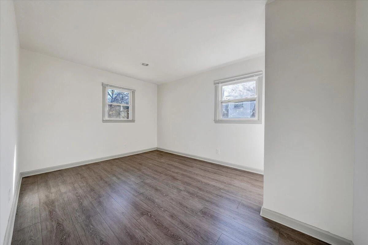923 Morehead AVE SE - Photo 8