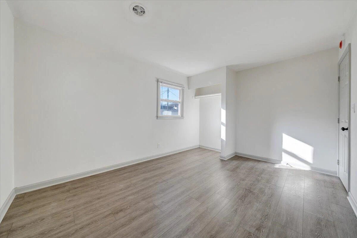 923 Morehead AVE SE - Photo 9