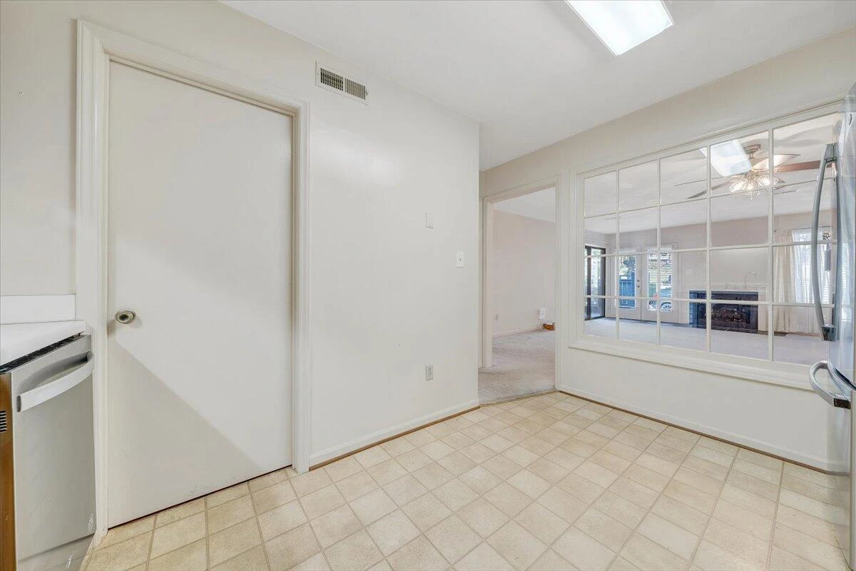 2323 Wood Gate LN - Photo 10