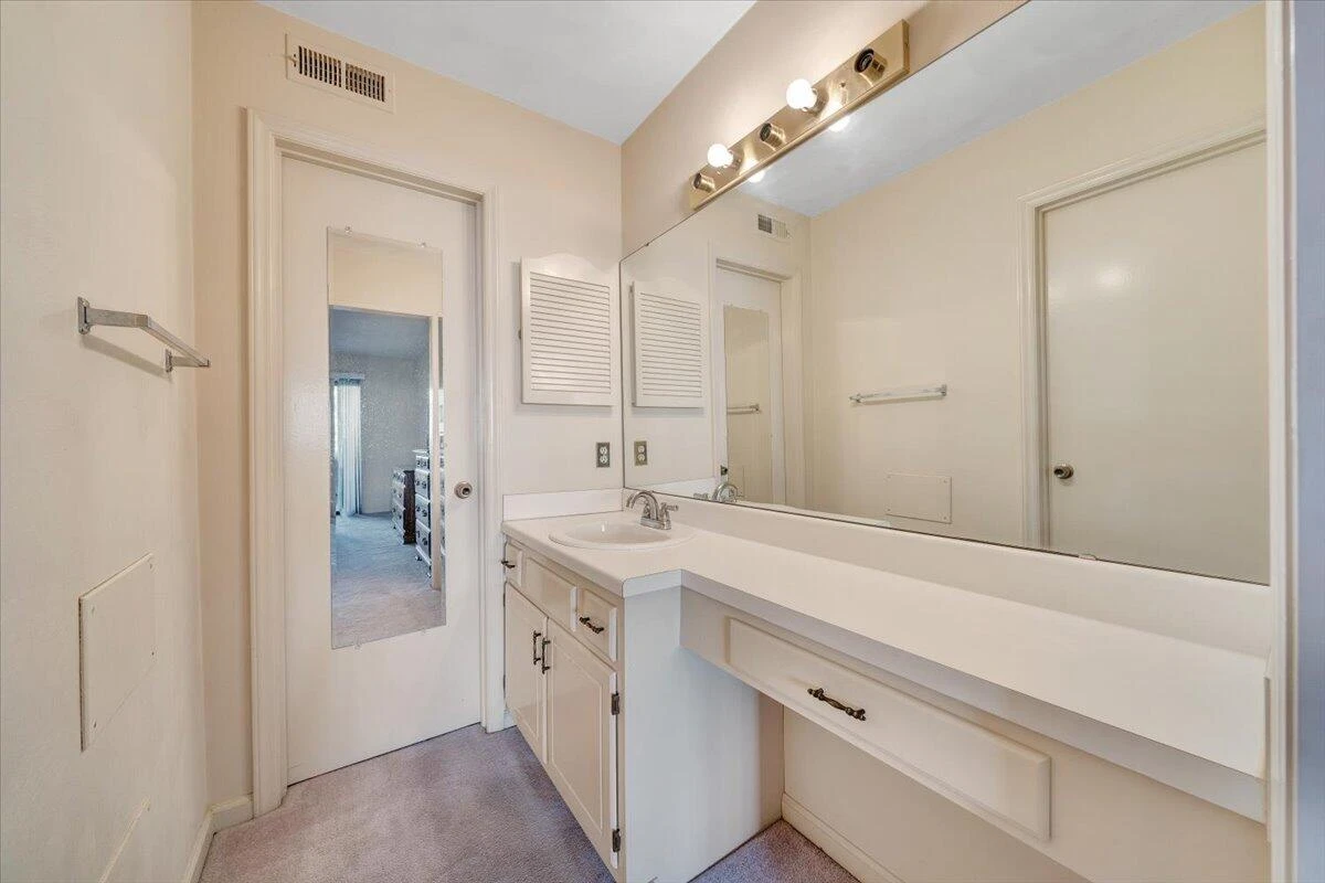 2323 Wood Gate LN - Photo 16