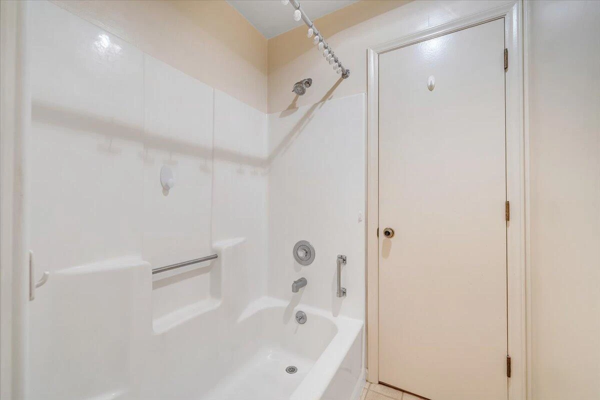 2323 Wood Gate LN - Photo 18