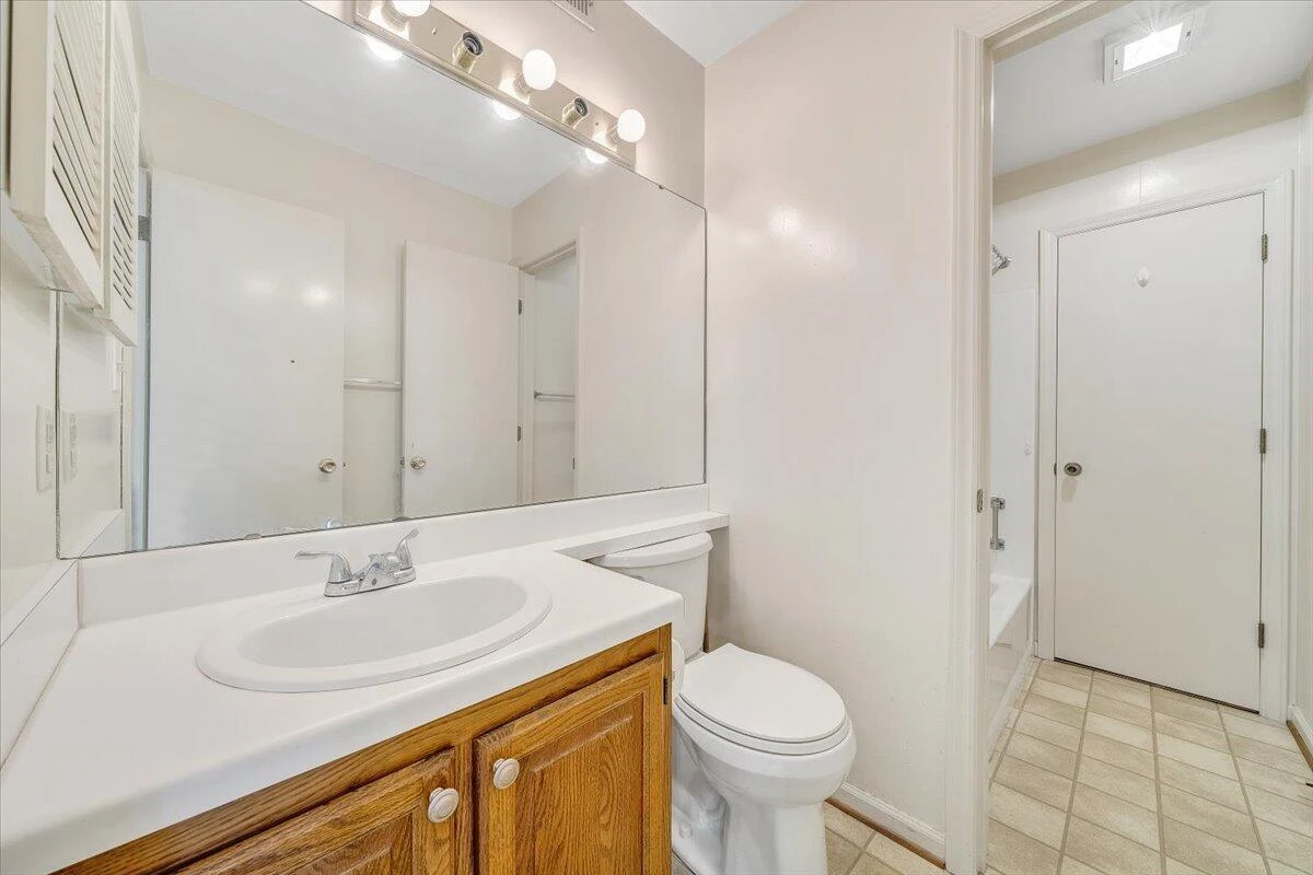 2323 Wood Gate LN - Photo 19