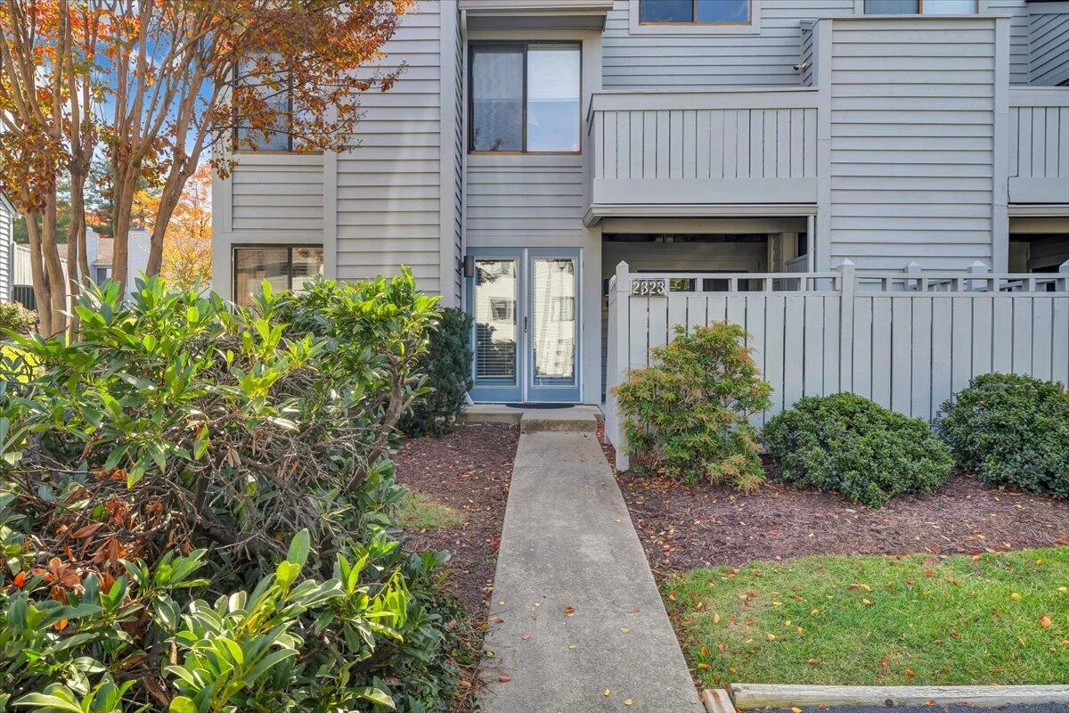 2323 Wood Gate LN - Photo 2