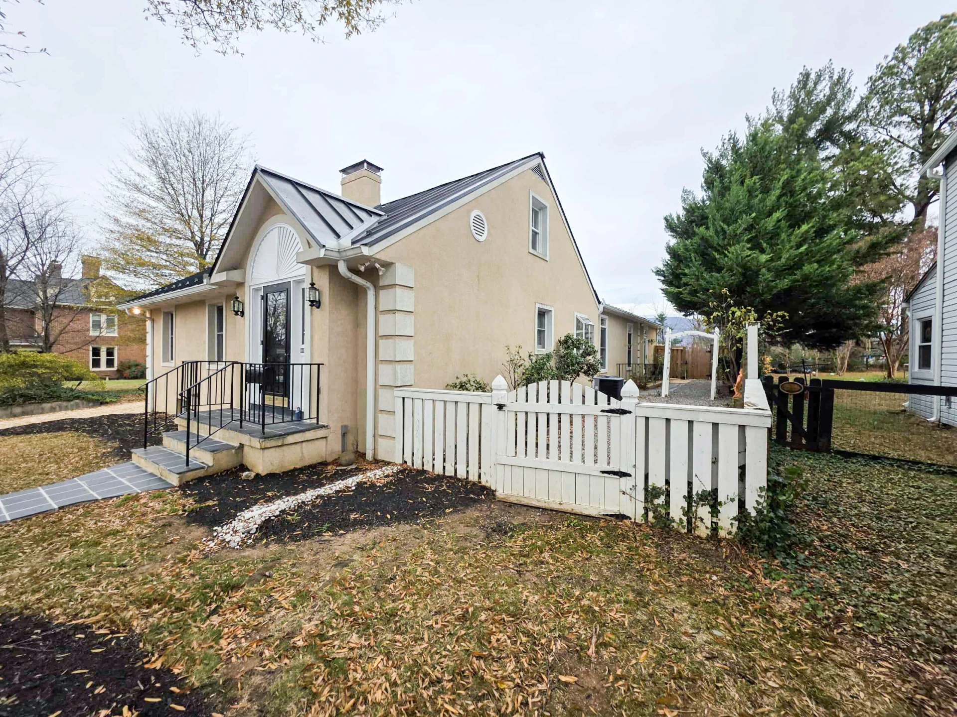 801 Virginia AVE - Photo 10