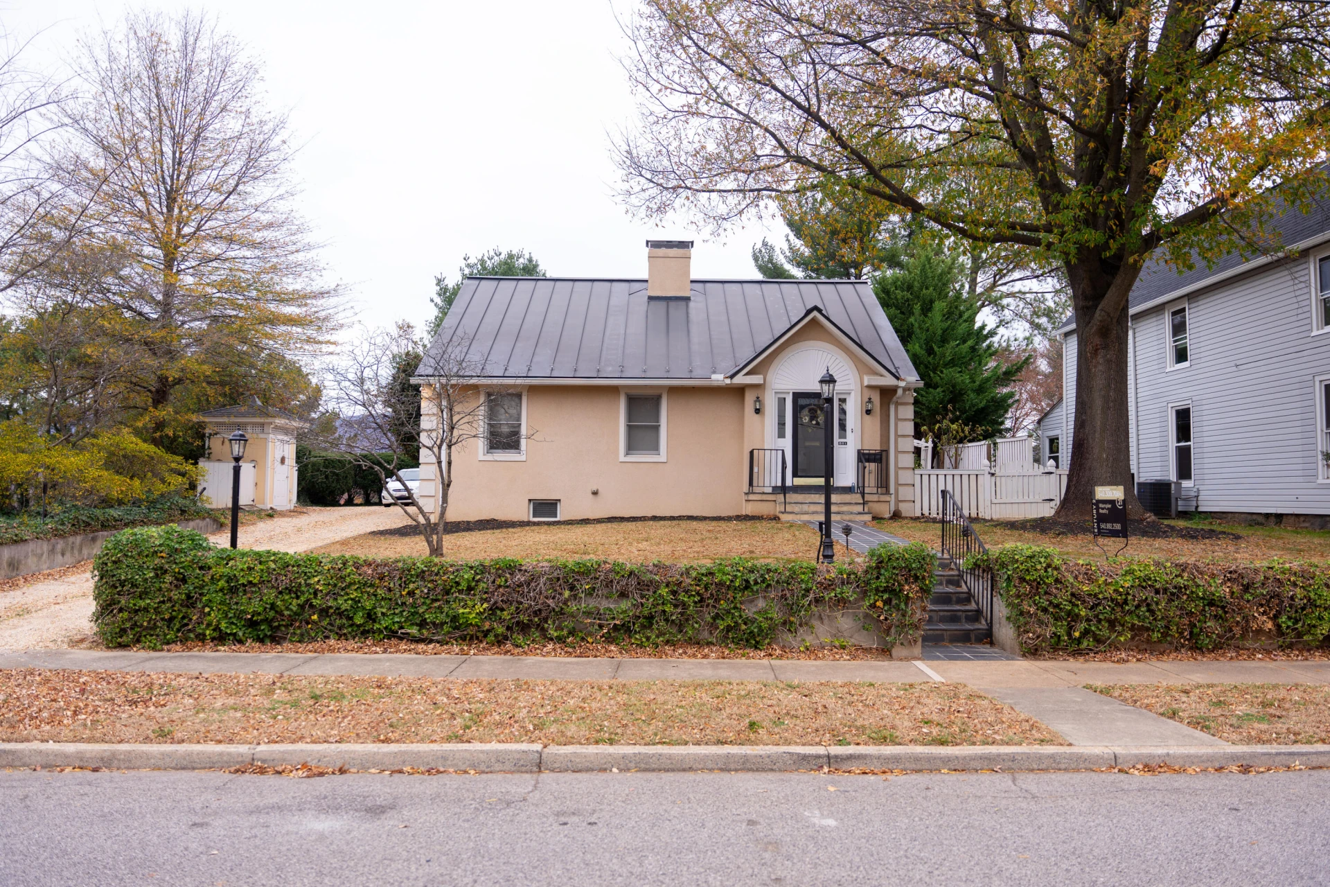 801 Virginia AVE - Photo 2